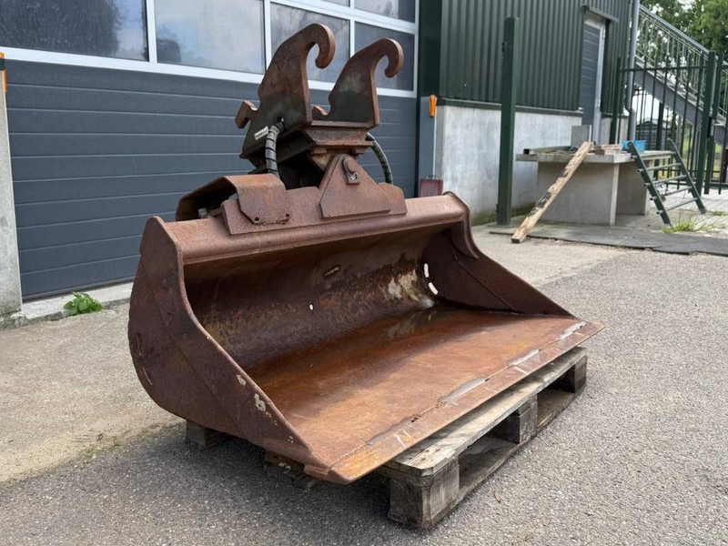 Cangini Benne CW10 tiltbucket / schwenklöffel / kantelbak - Bucket for Construction machinery: picture 2 Cangini Benne CW10 tiltbucket / schwenklöffel / kantelbak - Bucket for Construction machinery: picture 2