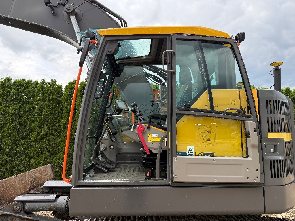 Crawler excavator Volvo ECR 235 EL: picture 32