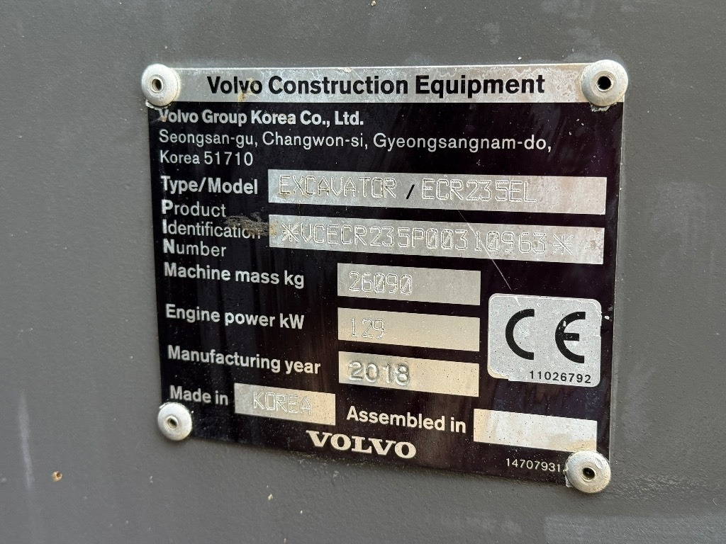 Crawler excavator Volvo ECR 235 EL: picture 40