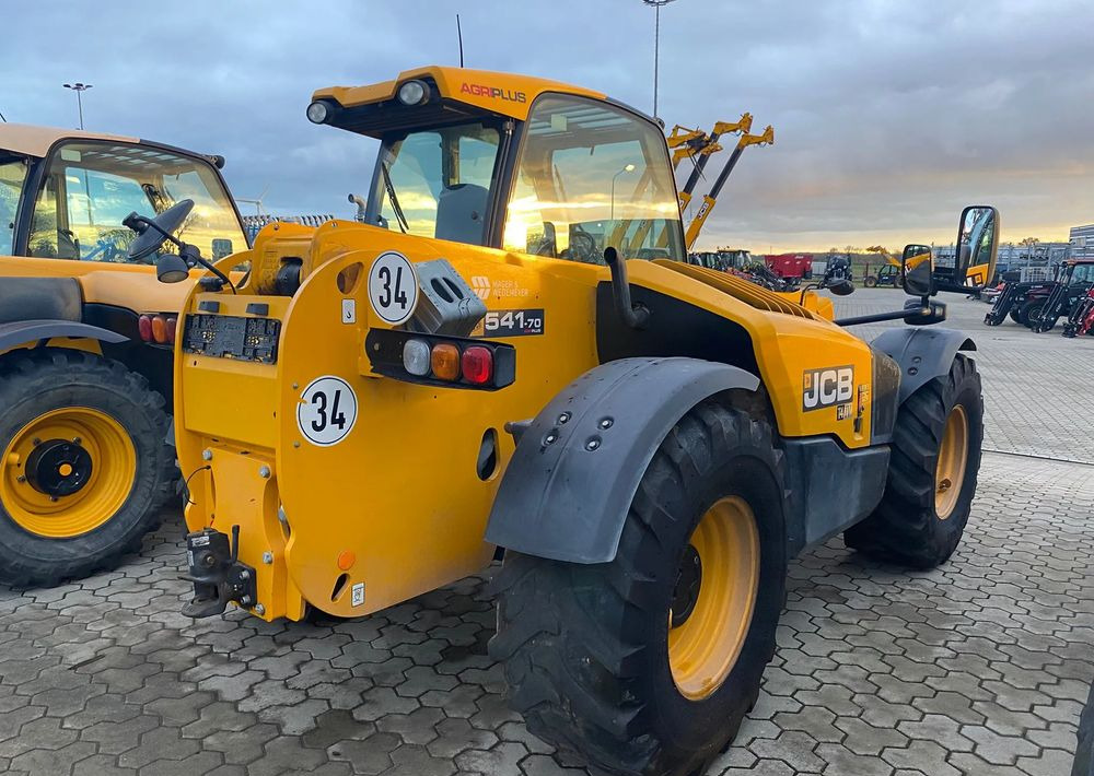 JCB 541-70 - Telescopic handler: picture 3 JCB 541-70 - Telescopic handler: picture 3