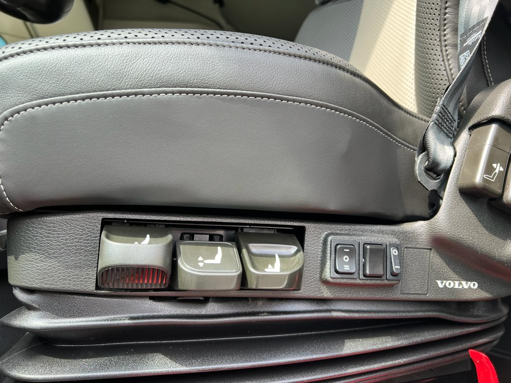 VOLVO FH 500 / Leather/ VEB+/ Air/ 2 tanks/ i-Parkcool/ - Tractor unit: picture 5 VOLVO FH 500 / Leather/ VEB+/ Air/ 2 tanks/ i-Parkcool/ - Tractor unit: picture 5