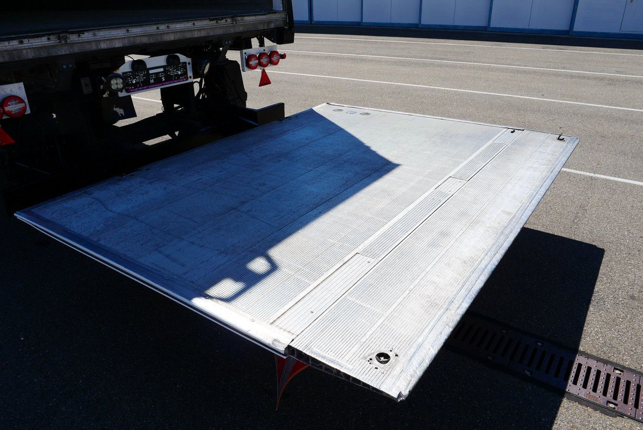 Refrigerator semi-trailer Schmitz Cargobull SKO 18/ TRIDEC LZG/ LBW 2000 kg SLXe 200 CITY: picture 17