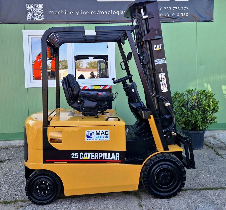 Caterpillar EP25 - Reach truck: picture 4 Caterpillar EP25 - Reach truck: picture 4