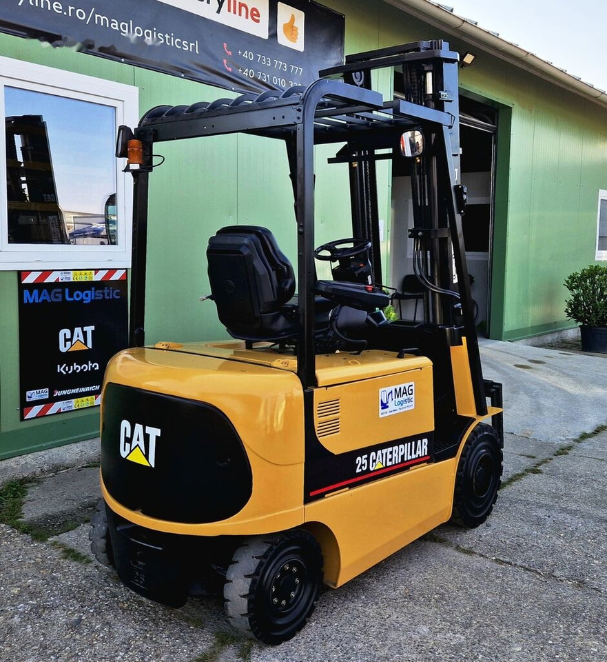 Caterpillar EP25 - Reach truck: picture 3 Caterpillar EP25 - Reach truck: picture 3