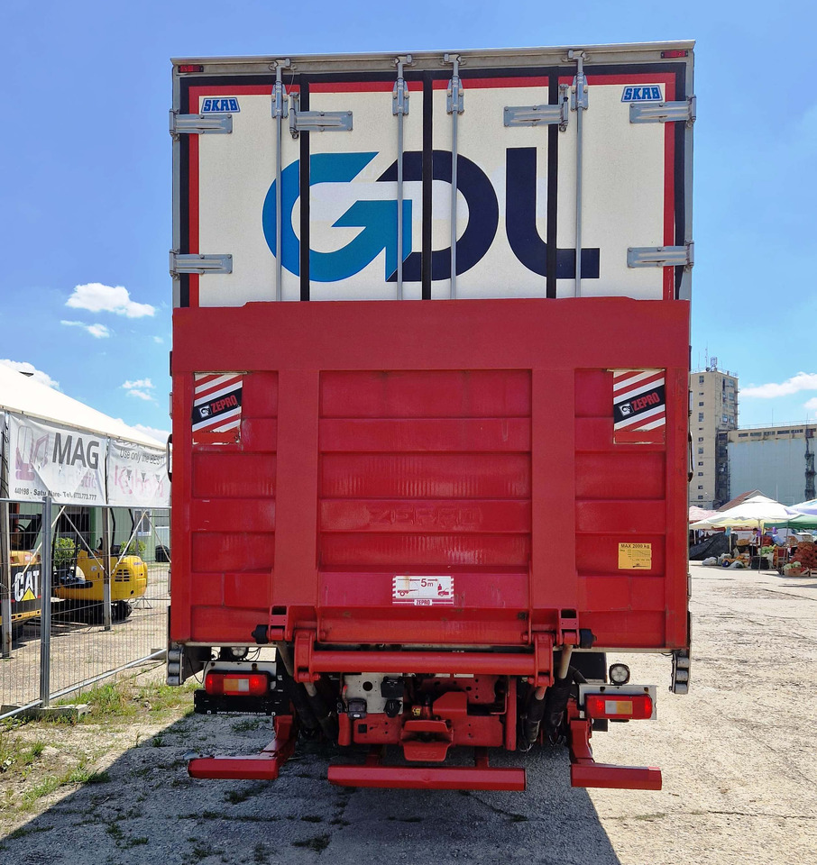 Refrigerator truck for transportation of food VOLVO FM: picture 10