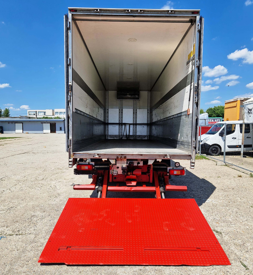 Refrigerator truck for transportation of food VOLVO FM: picture 8