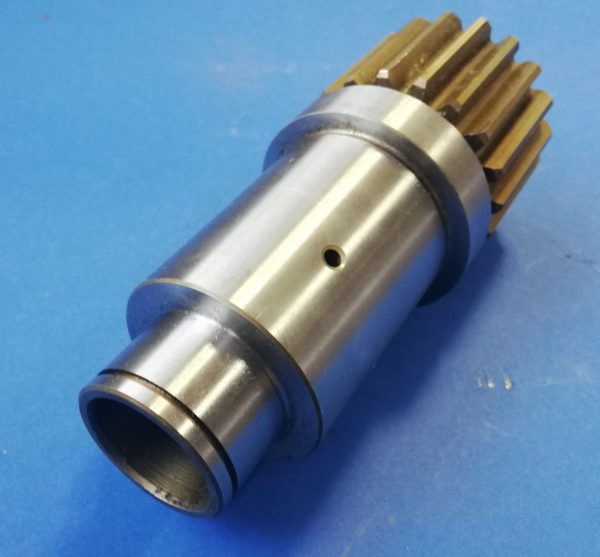 010430A Wałek silnika obrotu Bobcat 325 - Swing motor for Construction machinery: picture 1 010430A Wałek silnika obrotu Bobcat 325 - Swing motor for Construction machinery: picture 1