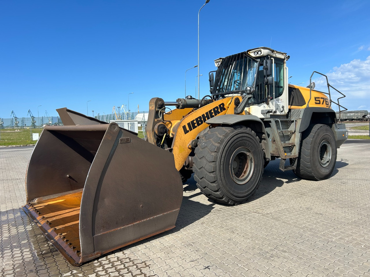 LIEBHERR L576 - Wheel loader: picture 1 LIEBHERR L576 - Wheel loader: picture 1