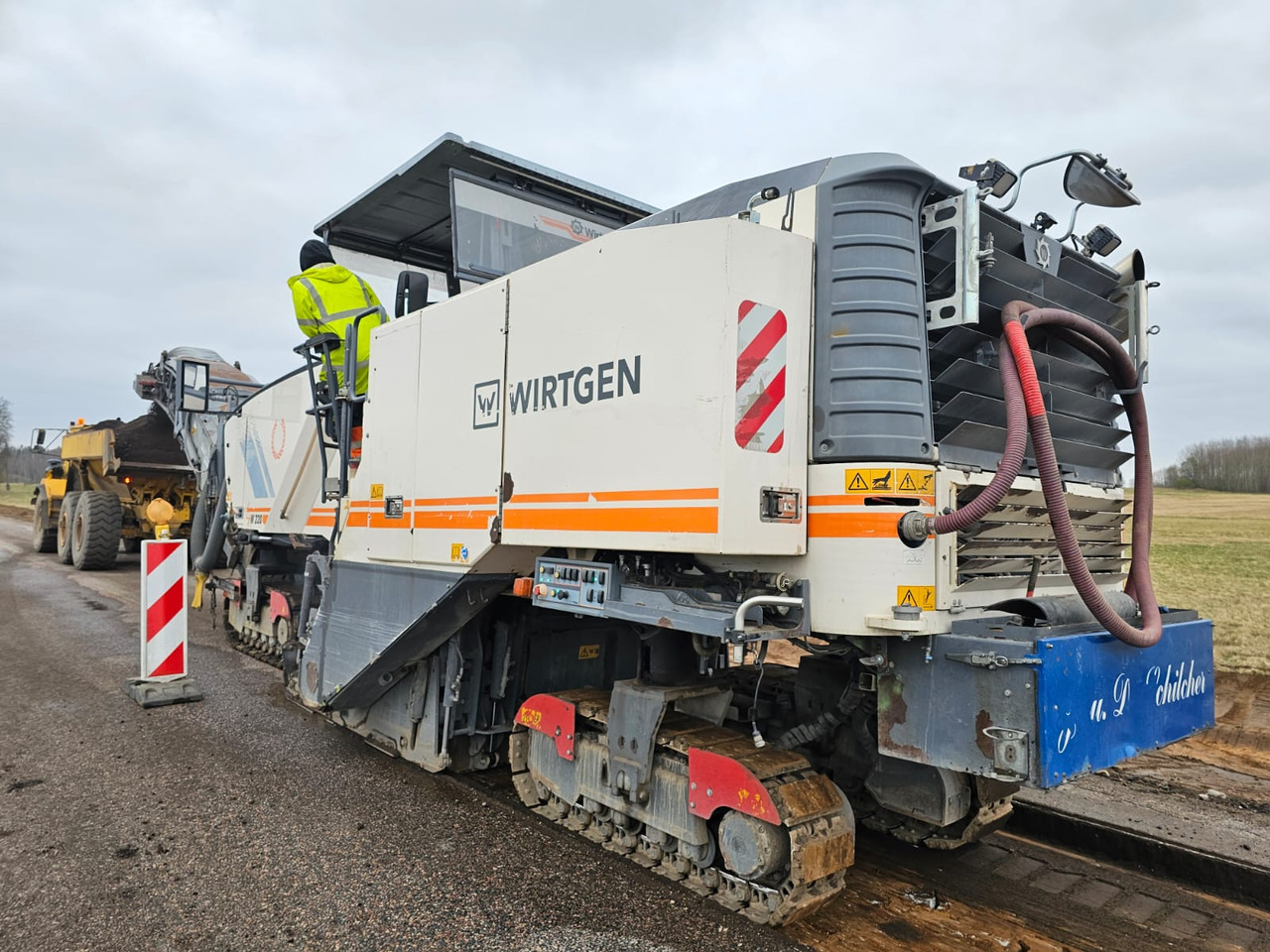 WIRTGEN W220 - Cold planer: picture 2 WIRTGEN W220 - Cold planer: picture 2