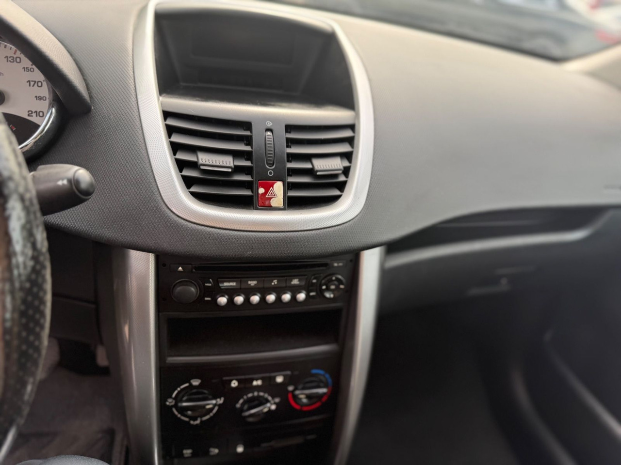 Sedan Peugeot 207 Sport Automatik: picture 12