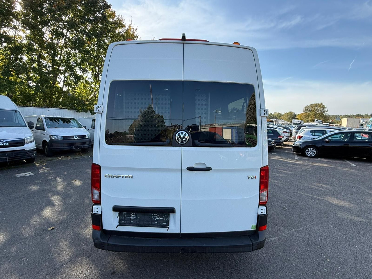 Volkswagen Crafter Kasten Kasten 35 mittellang Hochdach FWD - Passenger van: picture 4 Volkswagen Crafter Kasten Kasten 35 mittellang Hochdach FWD - Passenger van: picture 4