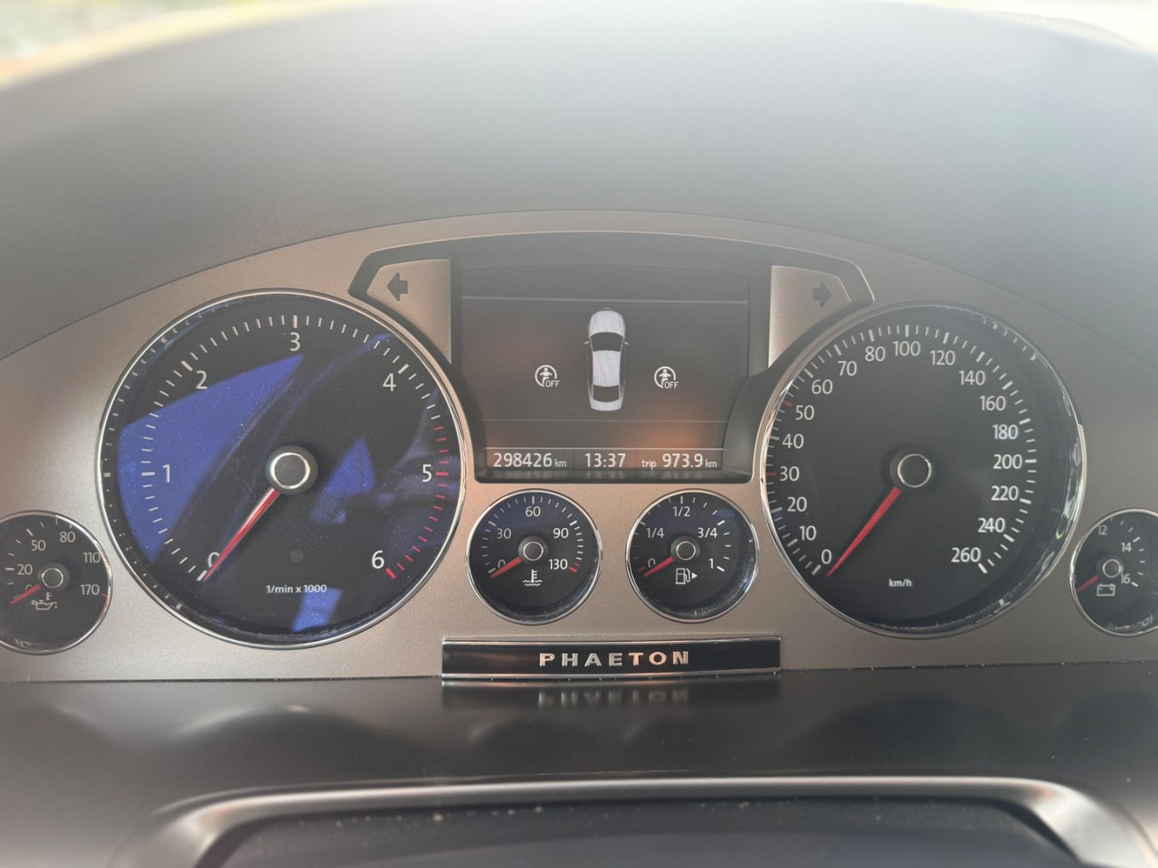 Sedan Volkswagen Phaeton V6 TDI 5-Sitzer 4Motion 3.0 TDI: picture 10