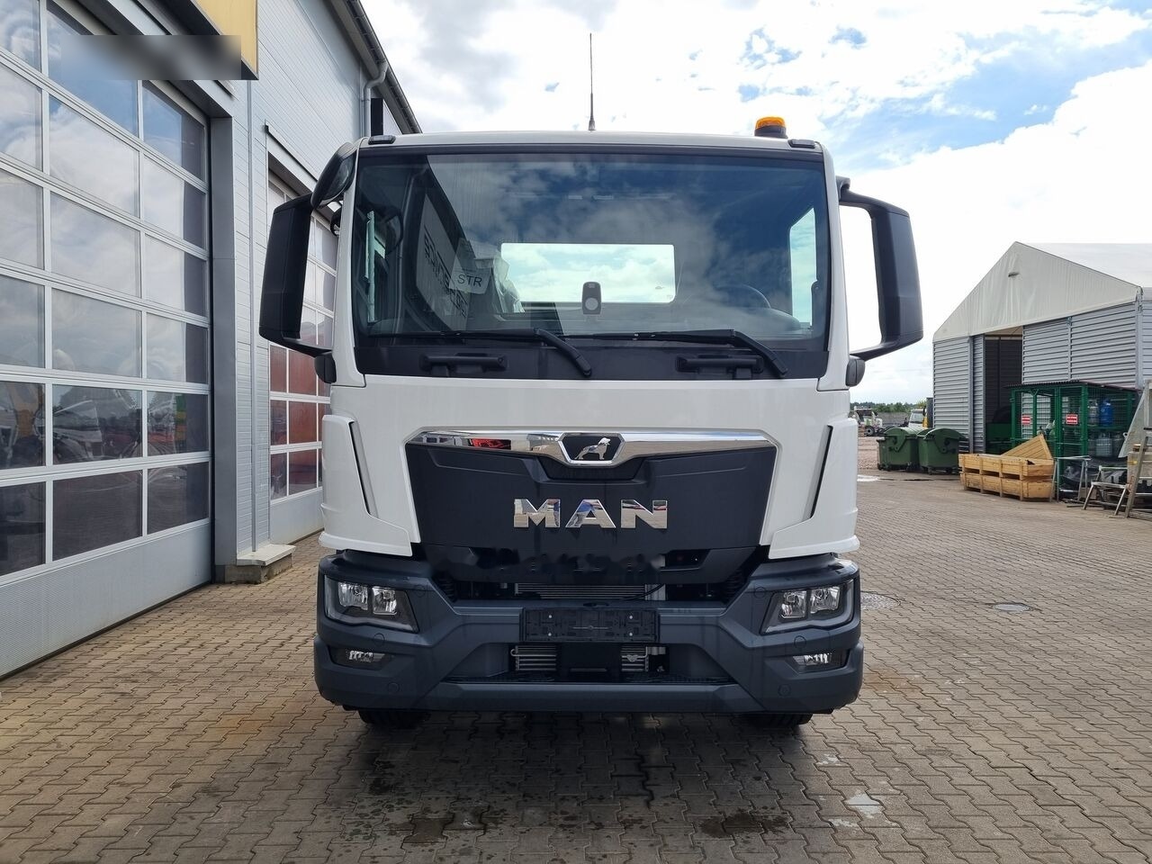 New Hook lift truck MAN TGM 18 250: picture 6