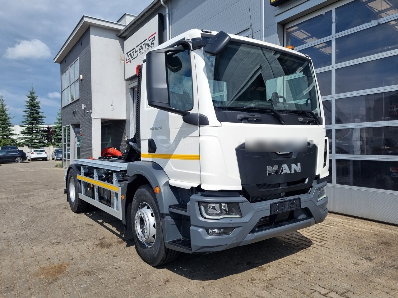 New Hook lift truck MAN TGM 18 250: picture 10