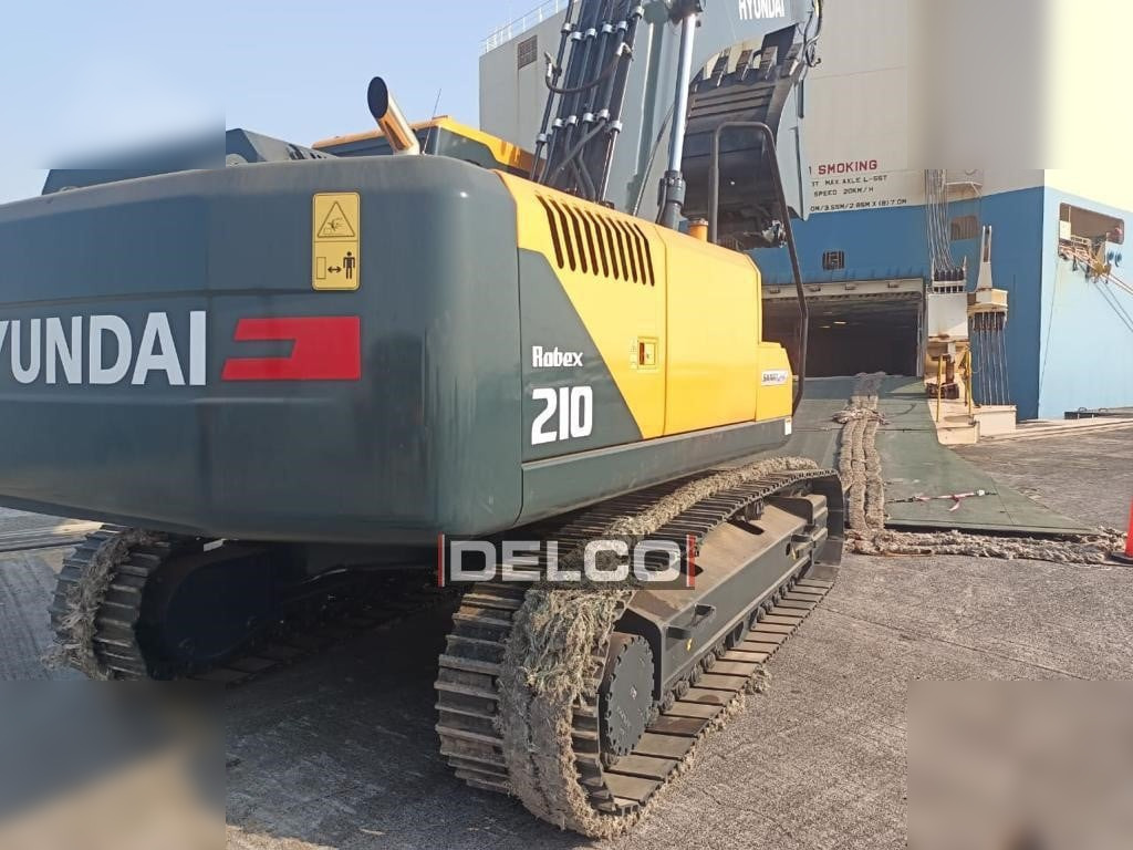 New Crawler excavator HYUNDAI ROBEX 210: picture 8