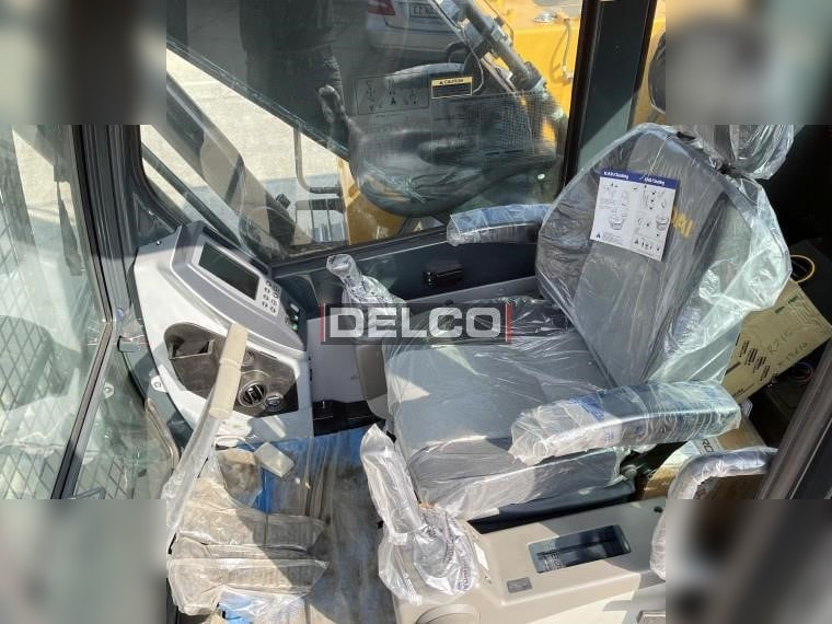 New Crawler excavator HYUNDAI ROBEX 215L SMART: picture 11