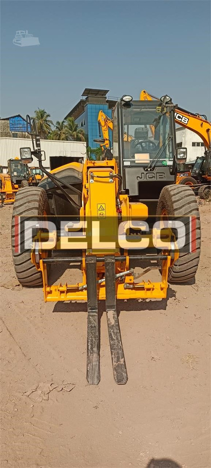 Lease a JCB 540-70 JCB 540-70: picture 11