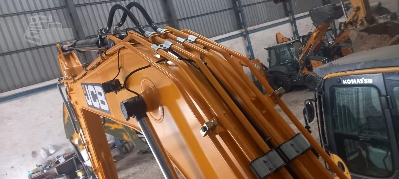 New Crawler excavator JCB JS210 LC: picture 10