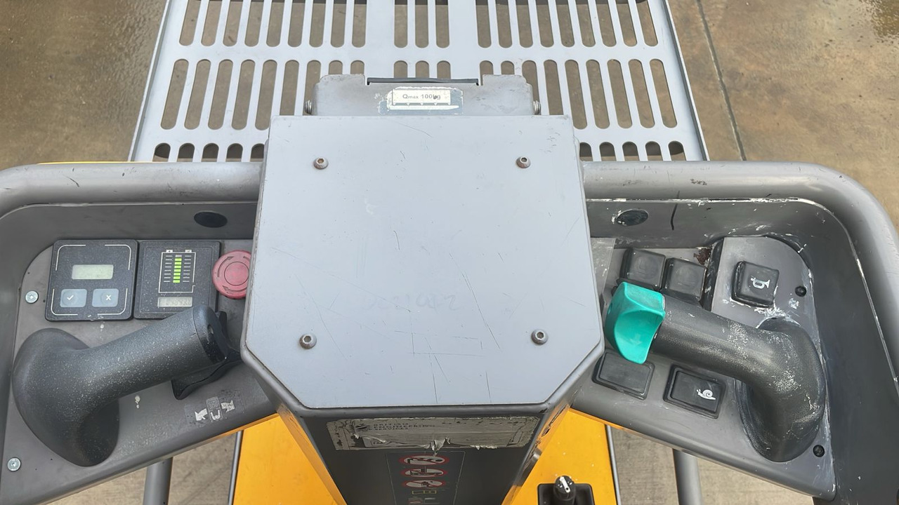 Jungheinrich EKM 202 - Order picker: picture 3 Jungheinrich EKM 202 - Order picker: picture 3