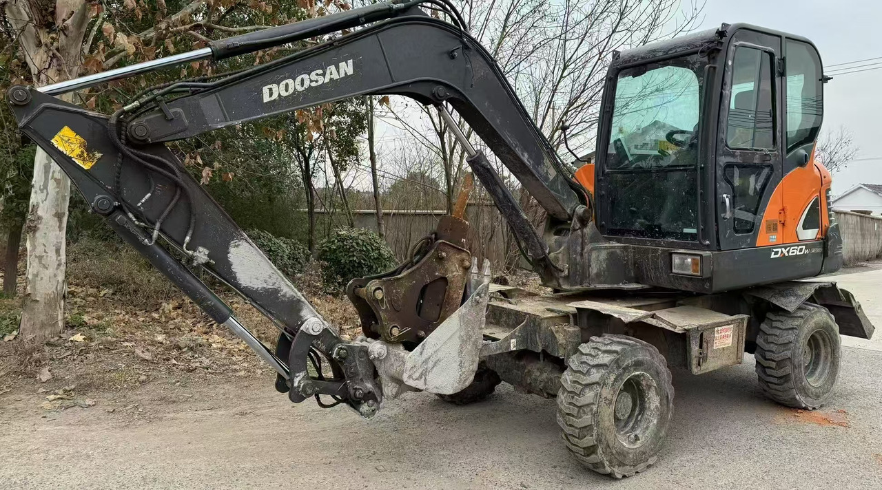 Doosan DX60 - Wheel excavator: picture 1 Doosan DX60 - Wheel excavator: picture 1