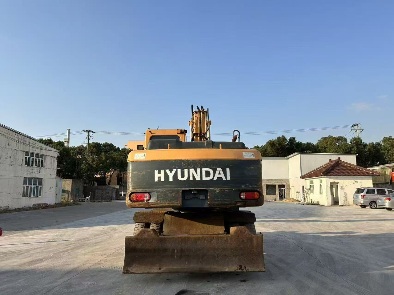 Wheel excavator Hyundai 210: picture 6