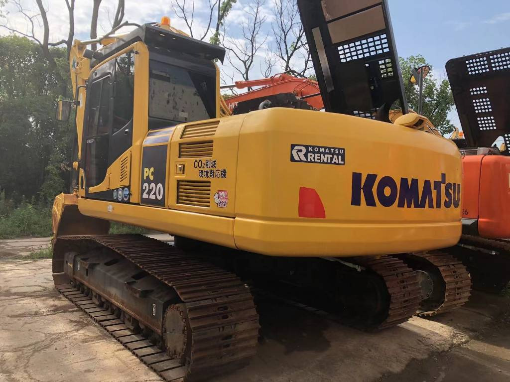 Komatsu PC220-8 - Crawler excavator: picture 1 Komatsu PC220-8 - Crawler excavator: picture 1