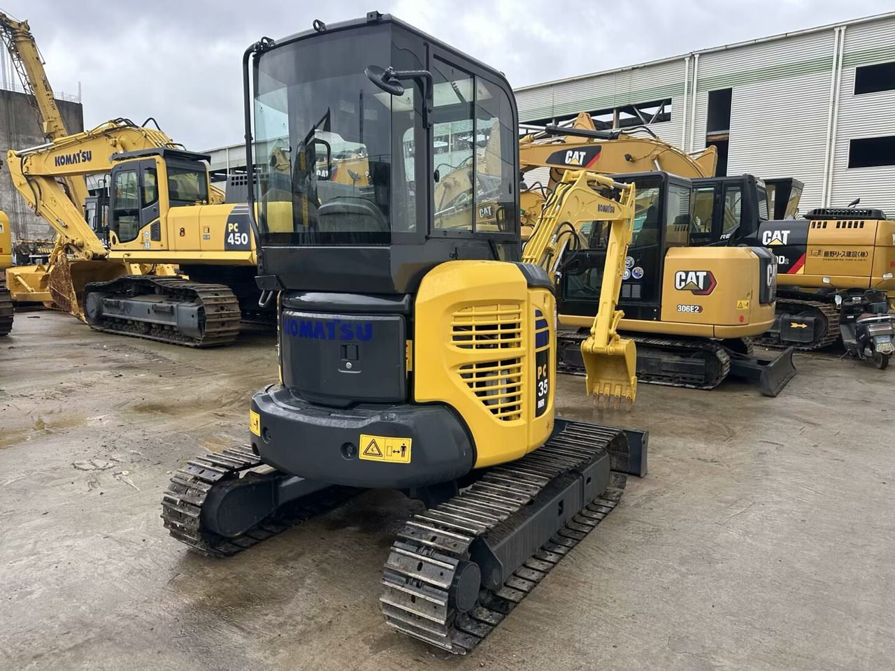 Komatsu pc35MR - Mini excavator: picture 1 Komatsu pc35MR - Mini excavator: picture 1