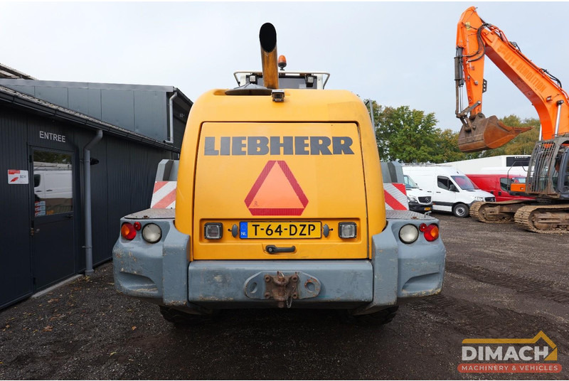 Liebherr L556 Like new!! Airco, quick coupler, skeleton bucket with teeths - Loader: picture 3 Liebherr L556 Like new!! Airco, quick coupler, skeleton bucket with teeths - Loader: picture 3