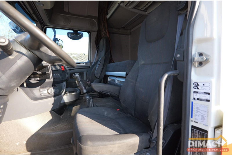 Tractor unit DAF XF 530 FTG Daf 6x2 XF 530 trekker - euro 6 lage kilometer: picture 16