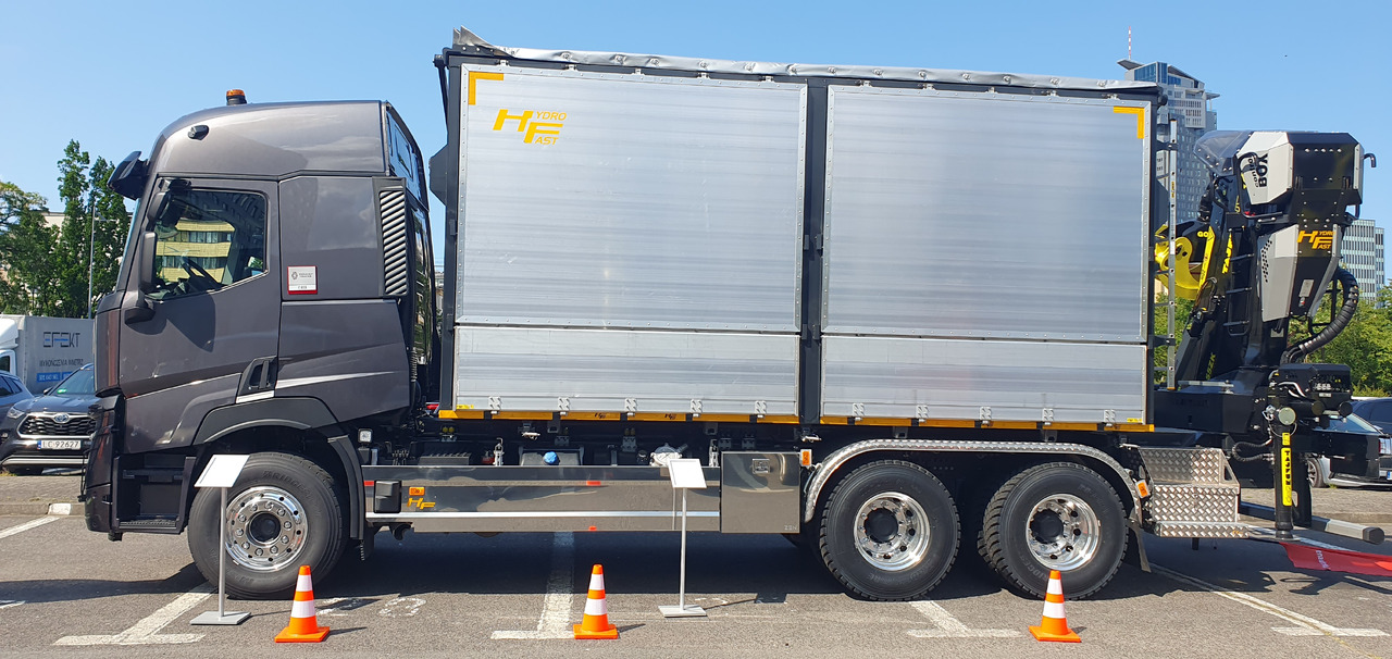 RENAULT TRUCKS CP6x4 Renault zabudowa do biomasy z żyurawiem Tajfun L155ZK/ Renault Biomass body with crane Tajfun L155ZK/  Renault Biomasse-Aufbau mit Kran Tajfun L155ZK - Timber truck: picture 2 RENAULT TRUCKS CP6x4 Renault zabudowa do biomasy z żyurawiem Tajfun L155ZK/ Renault Biomass body with crane Tajfun L155ZK/  Renault Biomasse-Aufbau mit Kran Tajfun L155ZK - Timber truck: picture 2