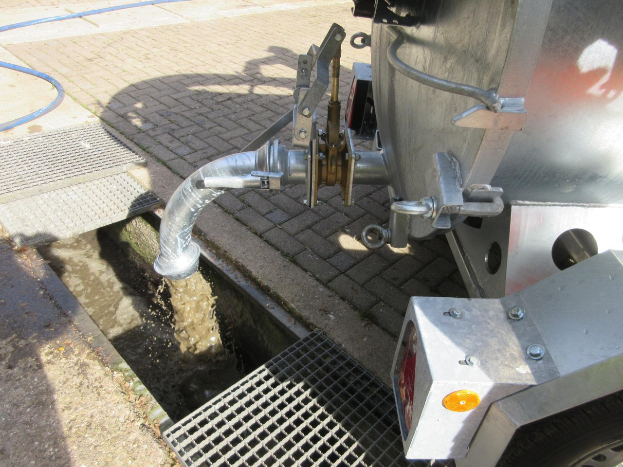 Lease a M-Vac 1500 / vacuum system for absorb mud and liquids M-Vac 1500 / vacuum system for absorb mud and liquids: picture 9 Lease a M-Vac 1500 / vacuum system for absorb mud and liquids M-Vac 1500 / vacuum system for absorb mud and liquids: picture 9