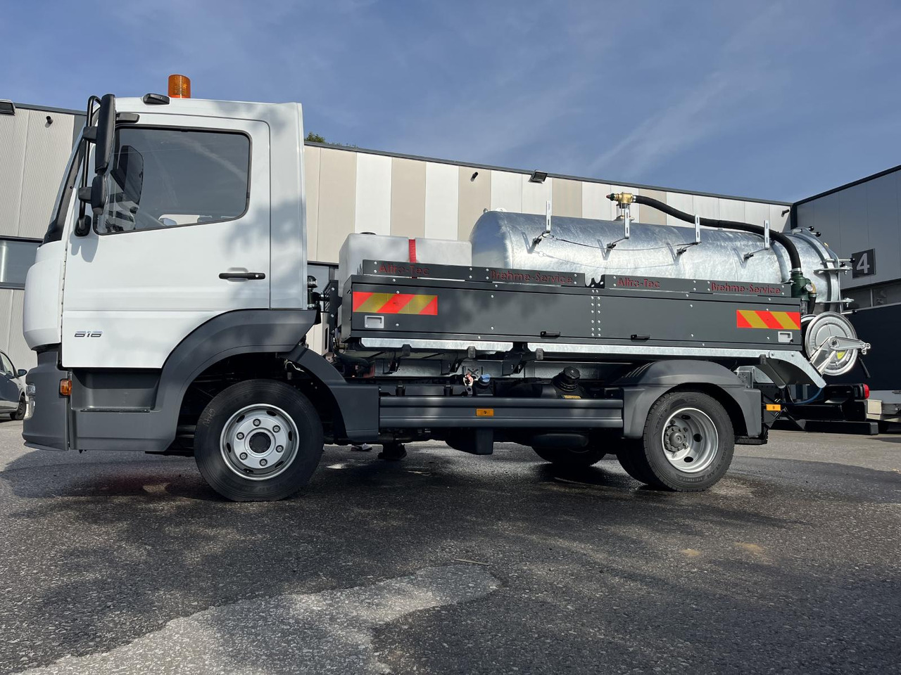 S-Vac 10m³ vacuum hook lifting roll-of container 10m³ - Roll-off container: picture 1 S-Vac 10m³ vacuum hook lifting roll-of container 10m³ - Roll-off container: picture 1