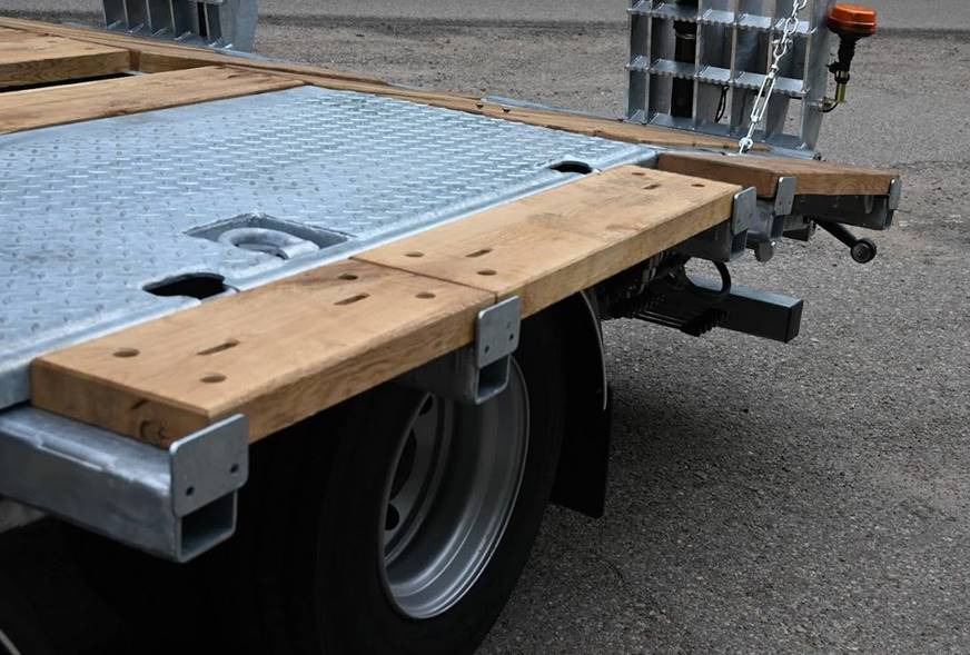 Cynkomet Plattformauflieger / Trailer / Remorque / Rimorchio a piattaforma / Remolque de plataforma / Прицеп для перевозки техники / Przyczepa maszynowa RM-240 18 t - Farm platform trailer: picture 4 Cynkomet Plattformauflieger / Trailer / Remorque / Rimorchio a piattaforma / Remolque de plataforma / Прицеп для перевозки техники / Przyczepa maszynowa RM-240 18 t - Farm platform trailer: picture 4