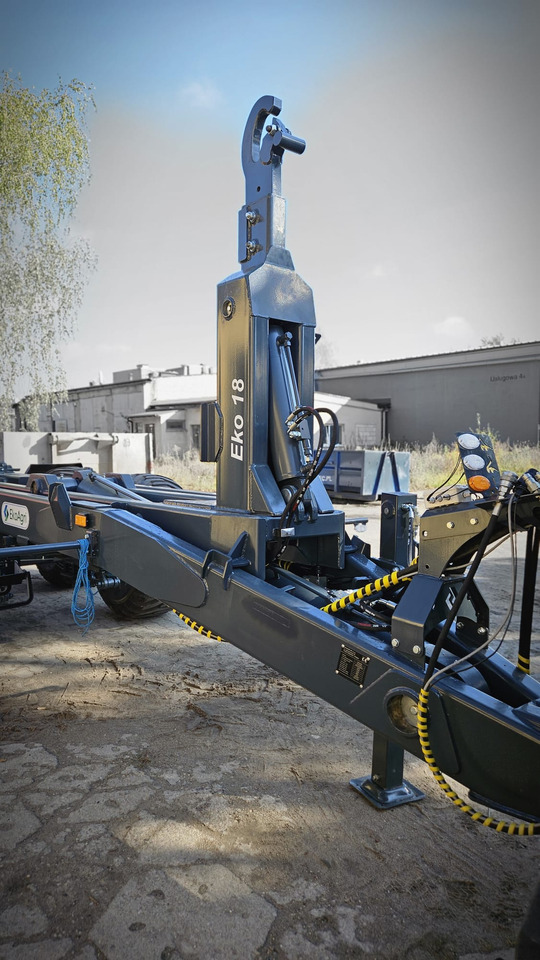 EkoAgri Hakenliftanhänger / Hooklift trailer / Remorque porte caisson / Remolque con gancho / Rimorchio a gancio /Przyczepa hakowa 18 t - Farm trailer: picture 3 EkoAgri Hakenliftanhänger / Hooklift trailer / Remorque porte caisson / Remolque con gancho / Rimorchio a gancio /Przyczepa hakowa 18 t - Farm trailer: picture 3