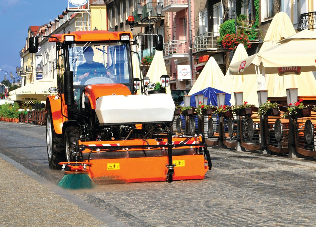 PRONAR Kehrmaschine / Sweeper / Balayeuse / Barredora / Spazzatrice / Подметальная машина / Zamiatarka 1,6 m - Broom for Agricultural machinery: picture 3 PRONAR Kehrmaschine / Sweeper / Balayeuse / Barredora / Spazzatrice / Подметальная машина / Zamiatarka 1,6 m - Broom for Agricultural machinery: picture 3