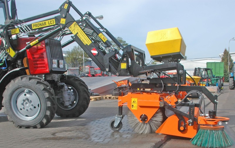 PRONAR Kehrmaschine / Sweeper / Balayeuse / Barredora / Spazzatrice / Подметальная машина / Zamiatarka 1,6 m - Broom for Agricultural machinery: picture 2 PRONAR Kehrmaschine / Sweeper / Balayeuse / Barredora / Spazzatrice / Подметальная машина / Zamiatarka 1,6 m - Broom for Agricultural machinery: picture 2