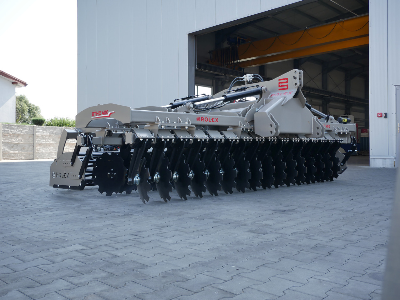 ROLEX Hydraulische Scheibenegge / Hydraulic discs harrow / Dechaumeur à disques / Erpice a dischi / Гидравлическая дисковая борона тяжёлая / Brona talerzowa hydraulicznie składana ciężka 4 m - Disc harrow: picture 1 ROLEX Hydraulische Scheibenegge / Hydraulic discs harrow / Dechaumeur à disques / Erpice a dischi / Гидравлическая дисковая борона тяжёлая / Brona talerzowa hydraulicznie składana ciężka 4 m - Disc harrow: picture 1