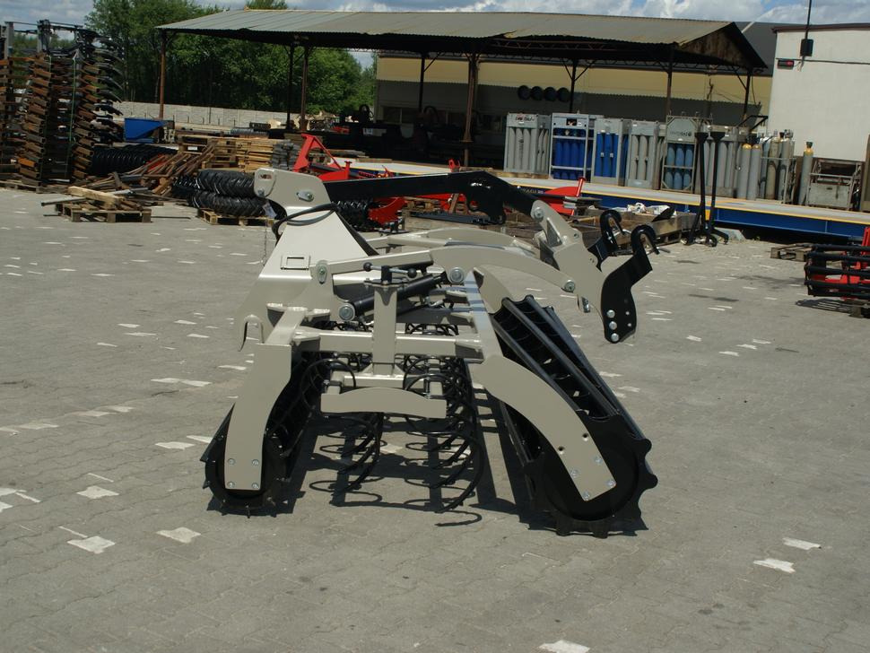 New Combine seed drill ROLEX Saatbettkombination / Cultivator / Vibroculteur combinable / Unita per coltivazione e semina / Почвообрабатывающий посевной агрегат / Agregat uprawowo-siewny 3 m: picture 16 New Combine seed drill ROLEX Saatbettkombination / Cultivator / Vibroculteur combinable / Unita per coltivazione e semina / Почвообрабатывающий посевной агрегат / Agregat uprawowo-siewny 3 m: picture 16