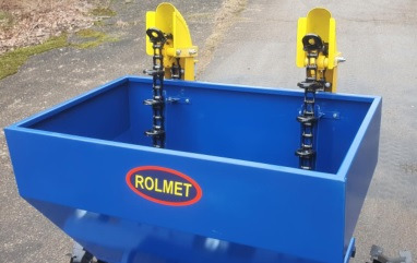 ROLMET Kartoffelpflanzmaschine / Potato planter / Planteuse de pomme de terre / Piantapatate / Sadzarka ziemniaków - Potato planter: picture 4 ROLMET Kartoffelpflanzmaschine / Potato planter / Planteuse de pomme de terre / Piantapatate / Sadzarka ziemniaków - Potato planter: picture 4