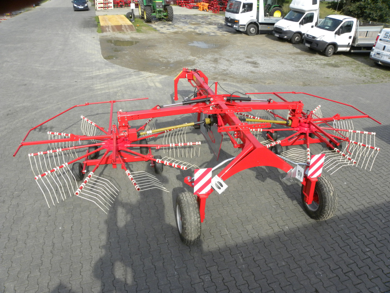 Spawex Kreiselschwader / Rake / Andaineur / Ranghinatore / Rastrillo / Роторные грабли / Zgrabiarka 7,65 m - Hay and forage equipment: picture 1 Spawex Kreiselschwader / Rake / Andaineur / Ranghinatore / Rastrillo / Роторные грабли / Zgrabiarka 7,65 m - Hay and forage equipment: picture 1