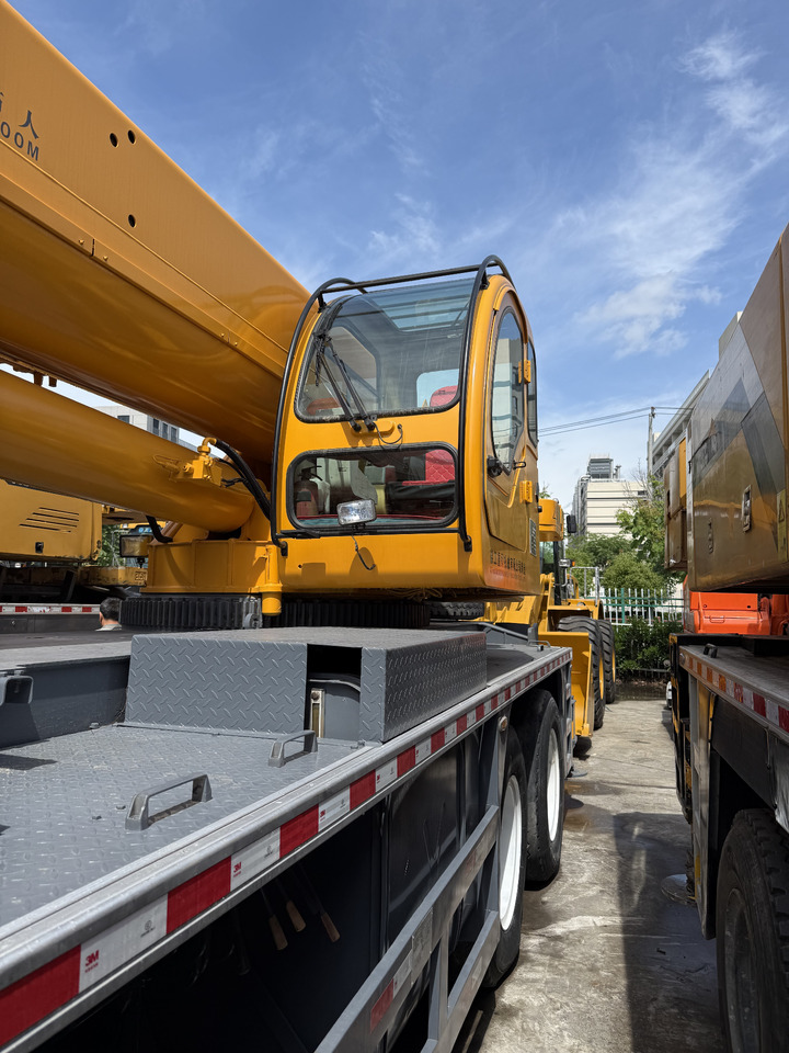Mobile crane XCMG QY70K-1: picture 13