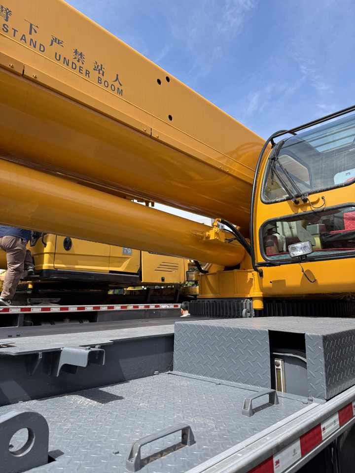 Mobile crane XCMG QY70K-1: picture 9