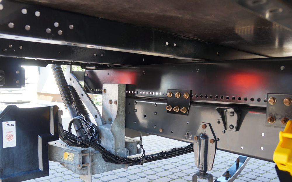 Box truck Iveco DAILY 72c18  Automat HI-MATIC Kontener 6 m 74 tys km STAN NOWY: picture 9