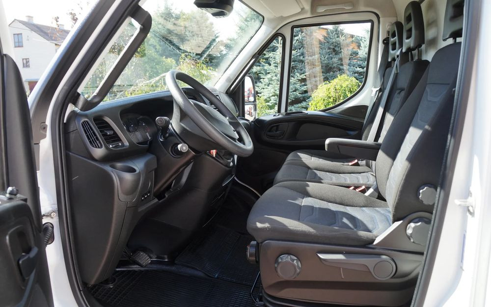 Box truck Iveco DAILY 72c18  Automat HI-MATIC Kontener 6 m 74 tys km STAN NOWY: picture 16