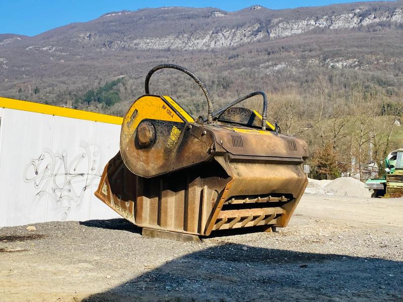 Bucket for Construction machinery MB BF120.4 S4 Godet concasseur pour pelle de 30T à 45T: picture 7