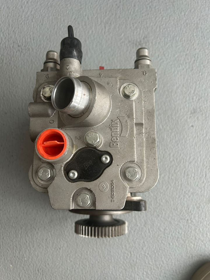 MERCEDES-BENZ KNORR-BREMSE-BENDIX- A0011304515 - Air brake compressor: picture 2 MERCEDES-BENZ KNORR-BREMSE-BENDIX- A0011304515 - Air brake compressor: picture 2