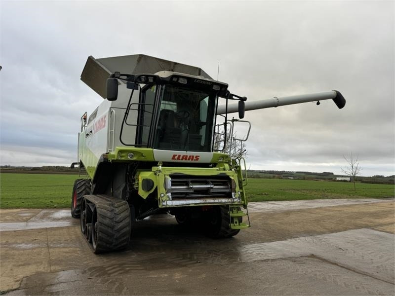 Claas Lexion 600TT c/w V1200 Header - Harvester attachment: picture 4 Claas Lexion 600TT c/w V1200 Header - Harvester attachment: picture 4
