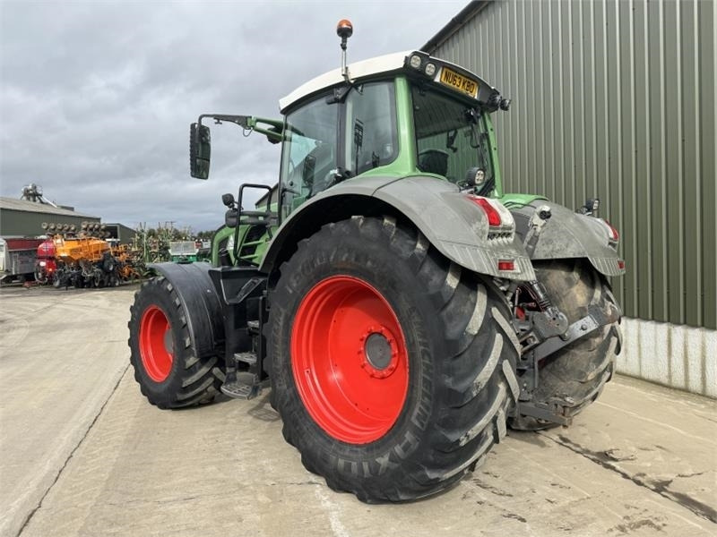 Fendt 828 ECR Vario Profi Plus **Video Below**  - Farm tractor: picture 2 Fendt 828 ECR Vario Profi Plus **Video Below**  - Farm tractor: picture 2