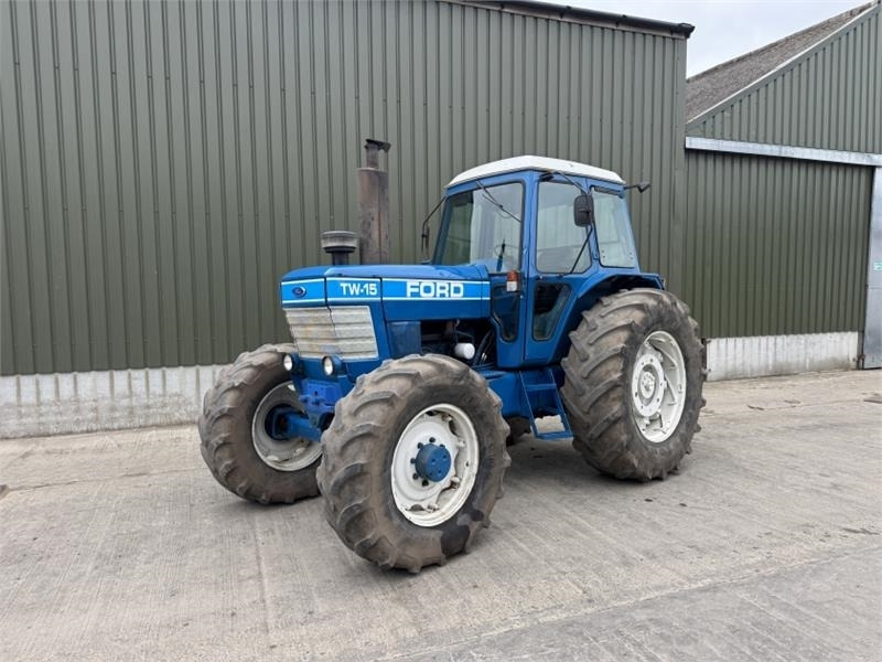Ford Ford TW-15 - Farm tractor: picture 1 Ford Ford TW-15 - Farm tractor: picture 1