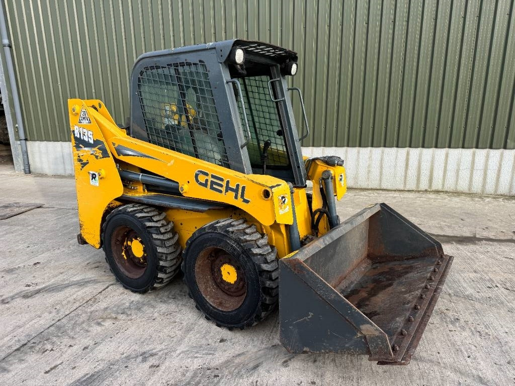 Gehl R 135 Skid Steer - Skid steer loader: picture 3 Gehl R 135 Skid Steer - Skid steer loader: picture 3
